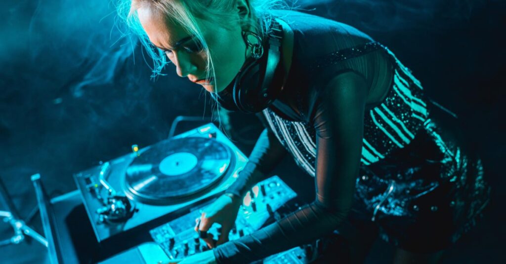 DJ